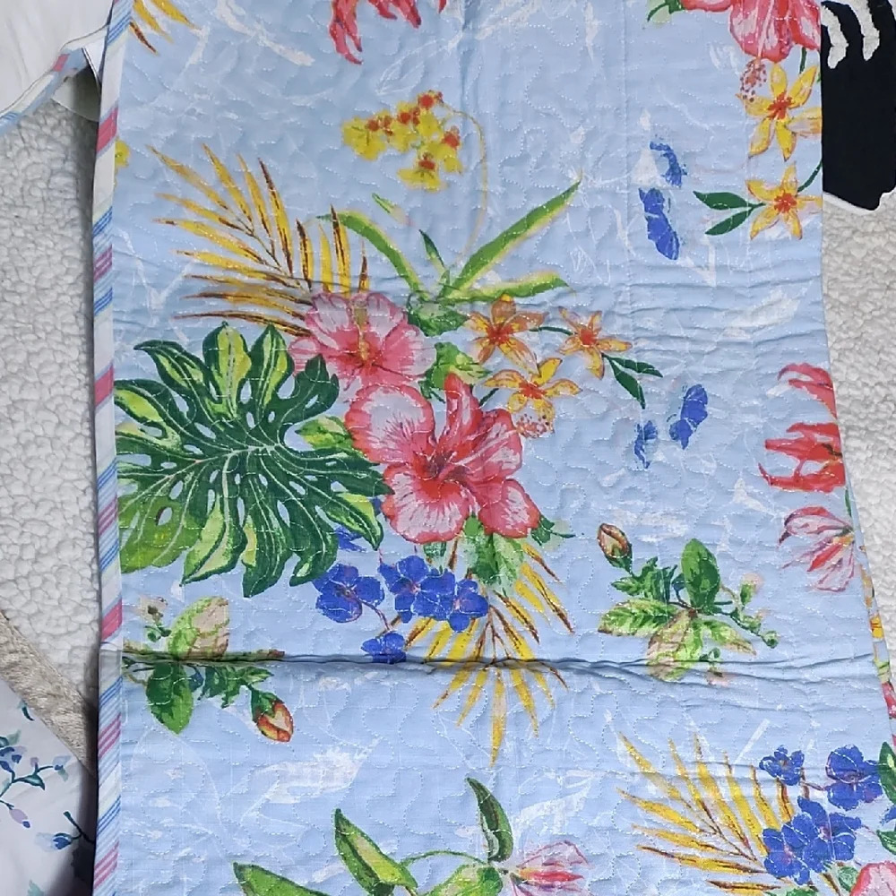 Floral Pillow‎ 18x18 and Valance 80x18